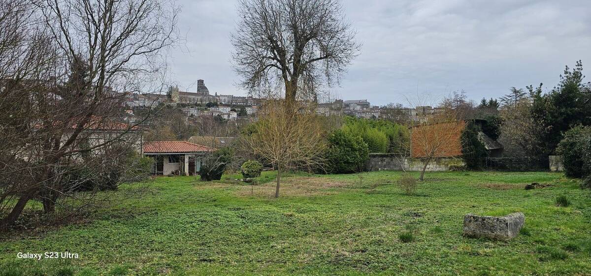 Terrain à ANGOULEME