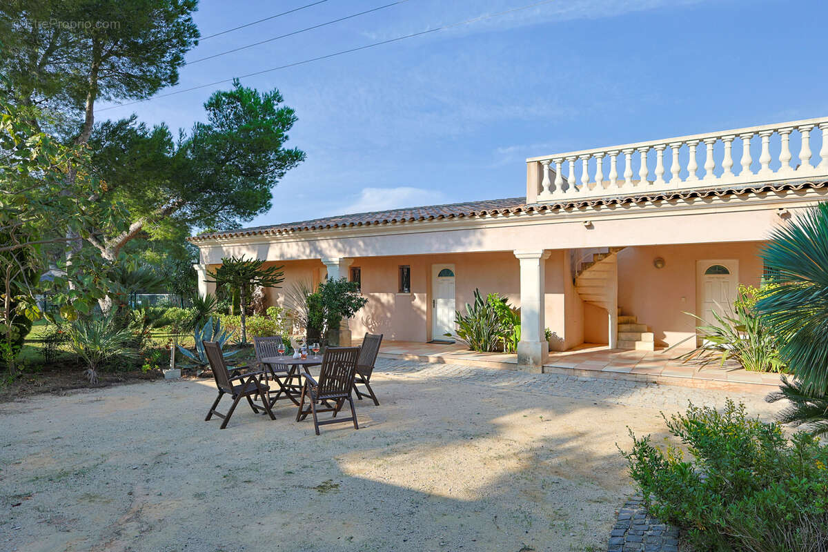 Maison à ENSUES-LA-REDONNE