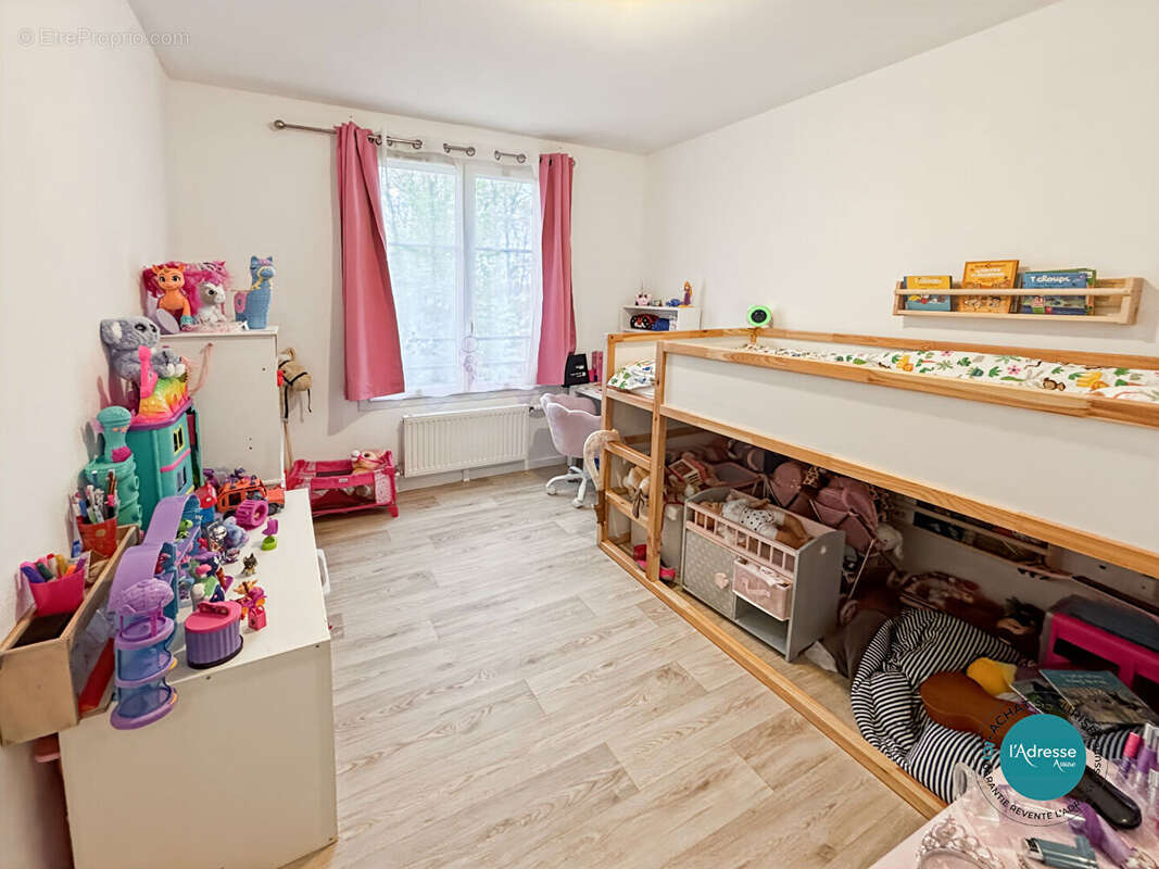 Maison à FONTENAY-LE-VICOMTE