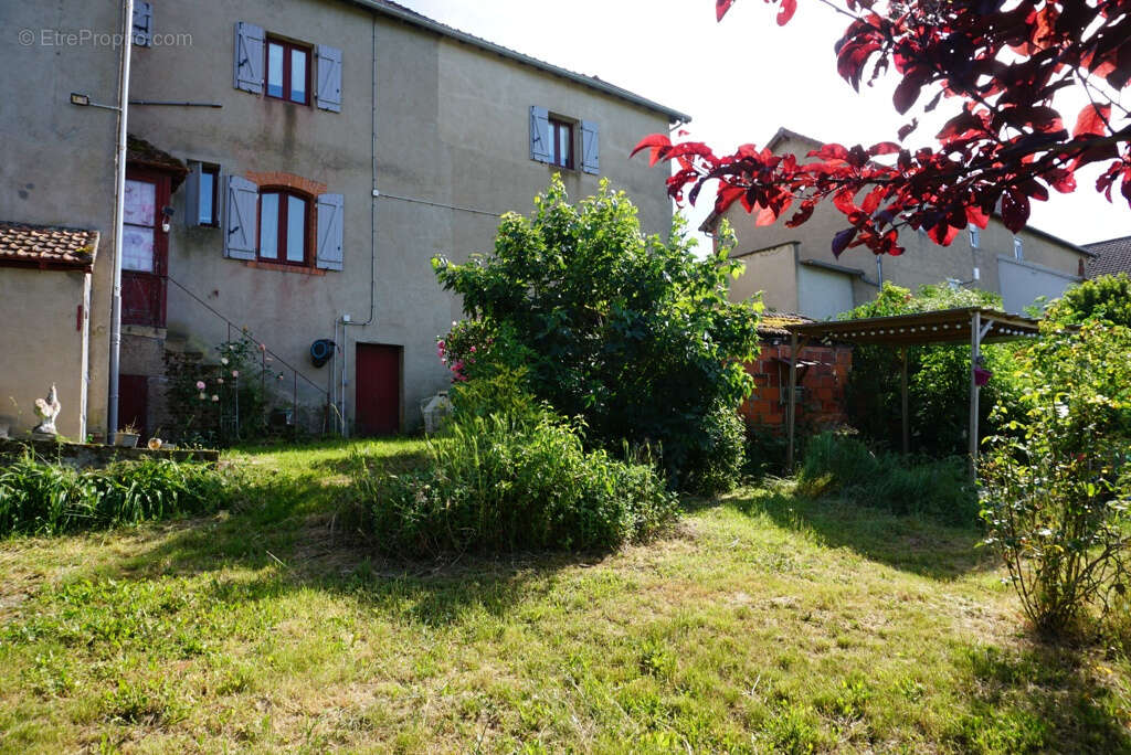 Maison de village entre Marcigny et Le Donjon - photo 3
