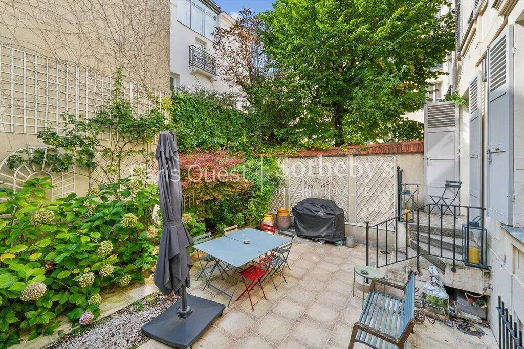 Maison à NEUILLY-SUR-SEINE
