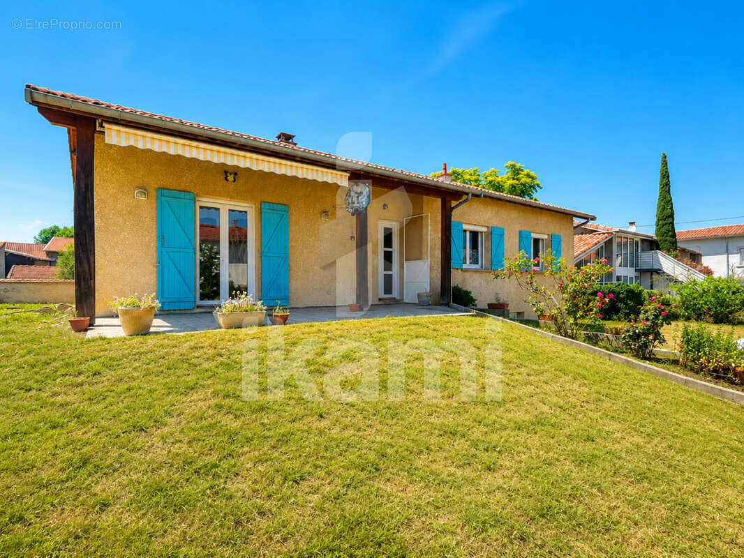 Charmante maison avec beau terrain - photo 3