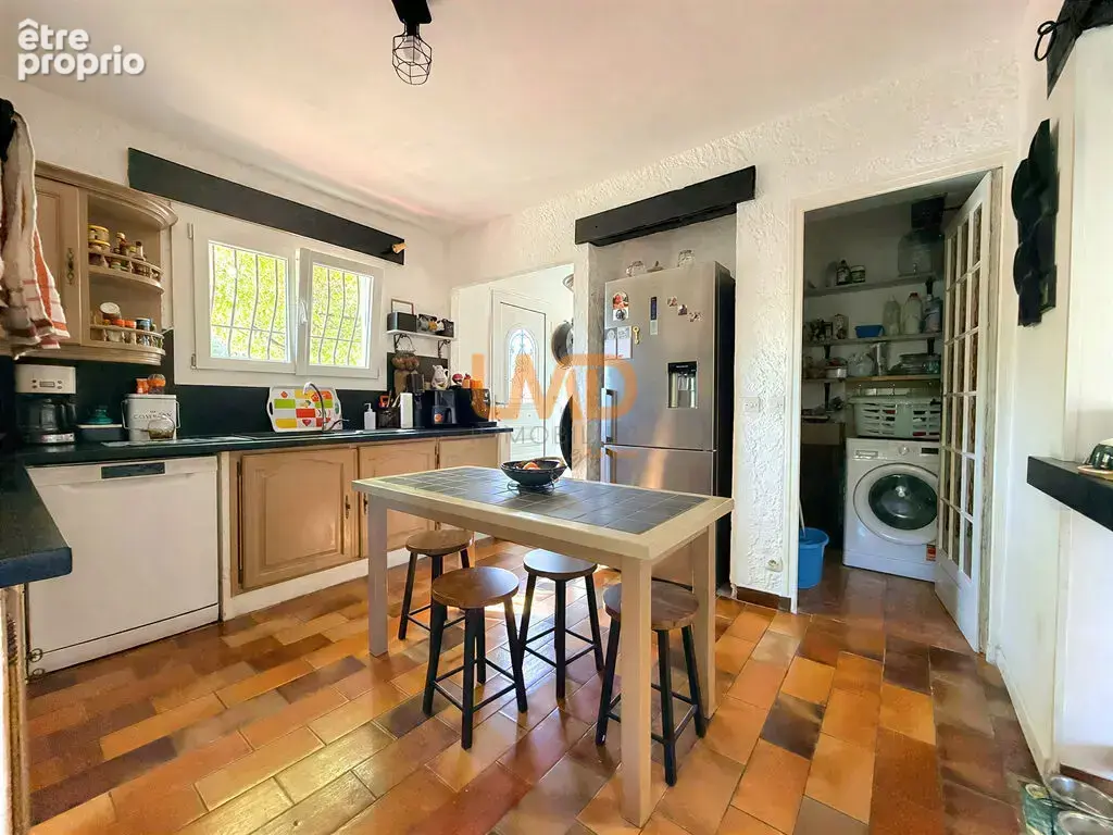 Flayosc – Maison de plain-pied avec piscine, vue dégagée - photo 12