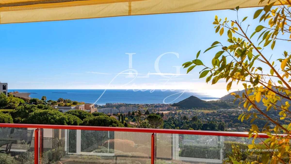Appartement à MANDELIEU-LA-NAPOULE
