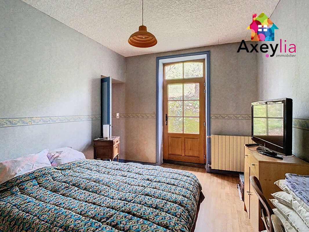 A vendre- le crozet- maison à rénover sur terrain de 1745 m2 - photo 4
