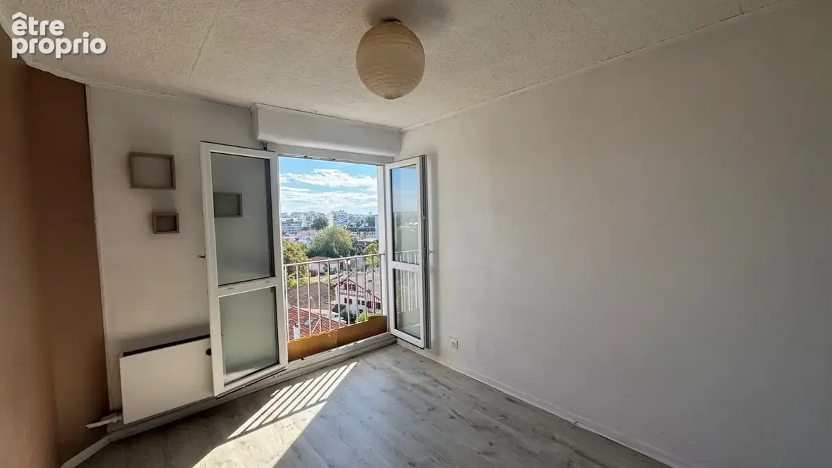 HAUT de BILLERE, Dernier Etage, Appartement 2 pièces, Balcon, Superbe Vue, Parking privatif - photo 5