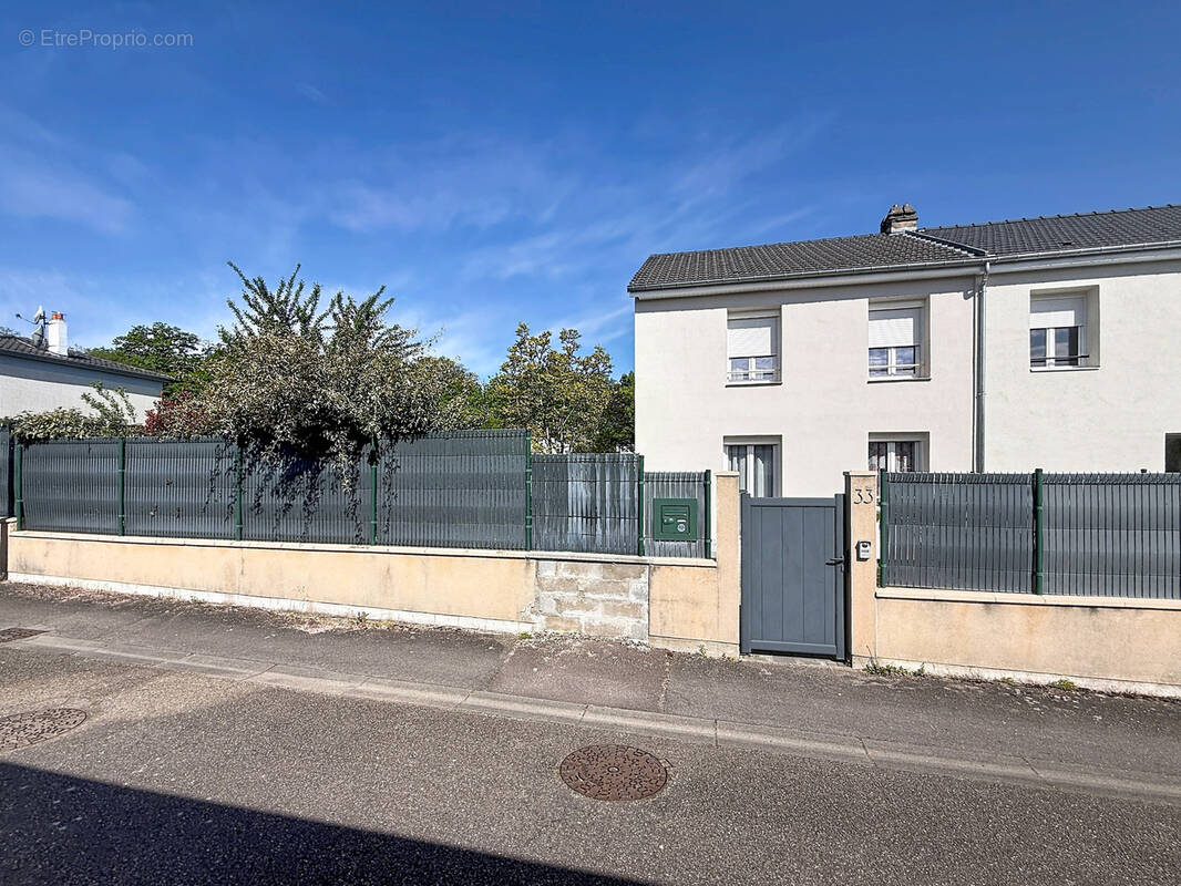 Maison à GUENANGE