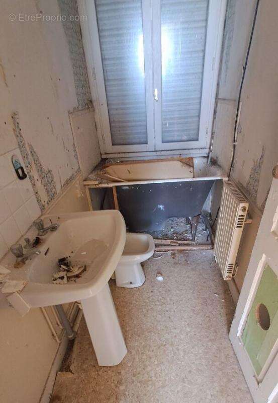 Ensemble immobilier a renover 130 + 58 m2 - photo 3