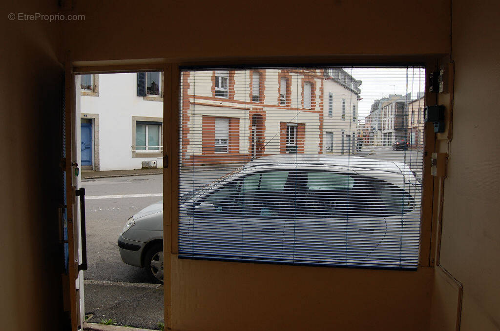 Parking à LE RELECQ-KERHUON