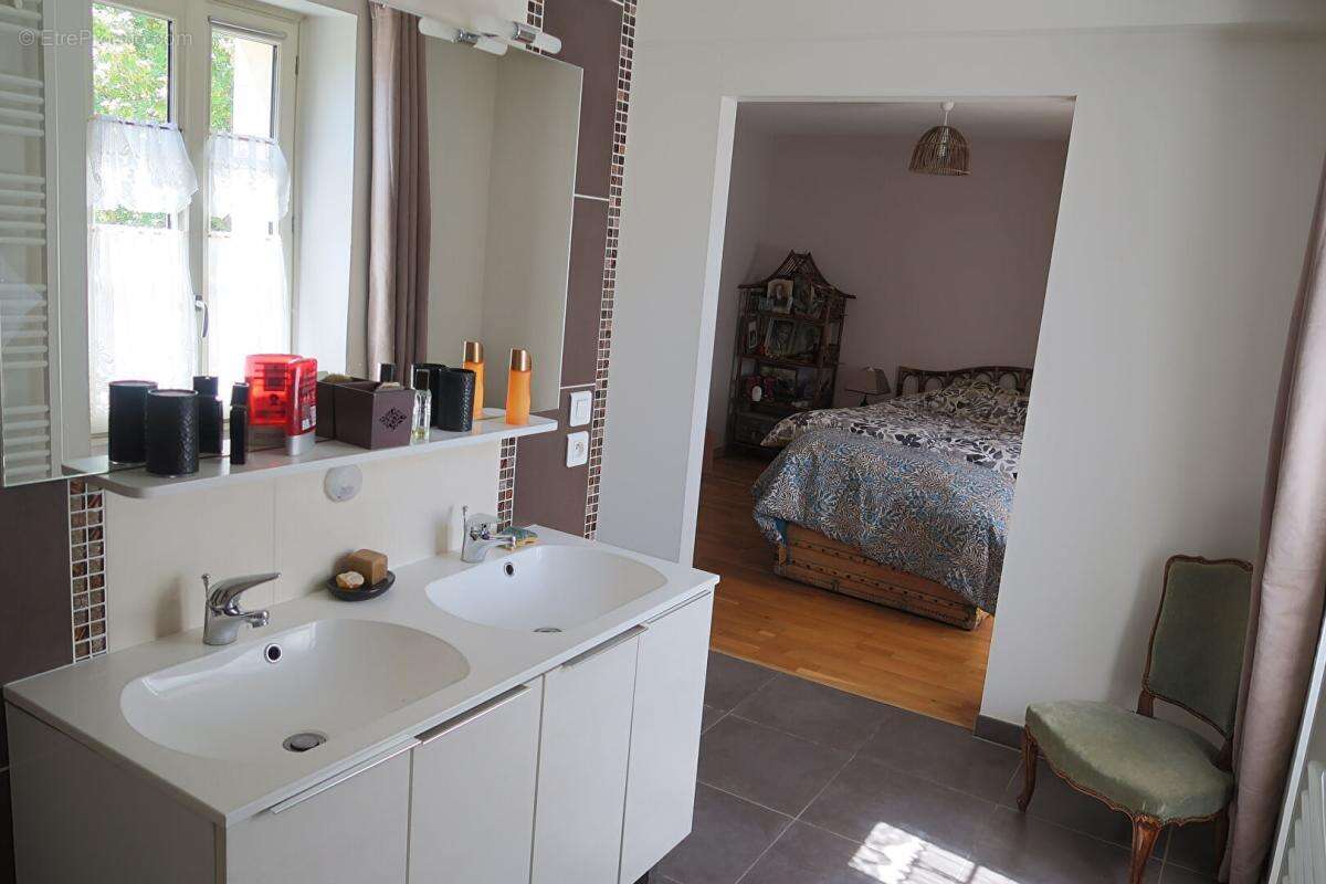 Charmante maison en pierres completement renovee ! - photo 11