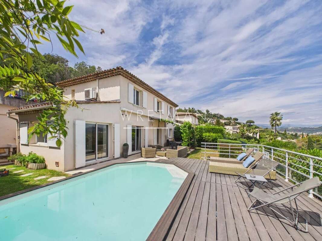 Maison à MANDELIEU-LA-NAPOULE