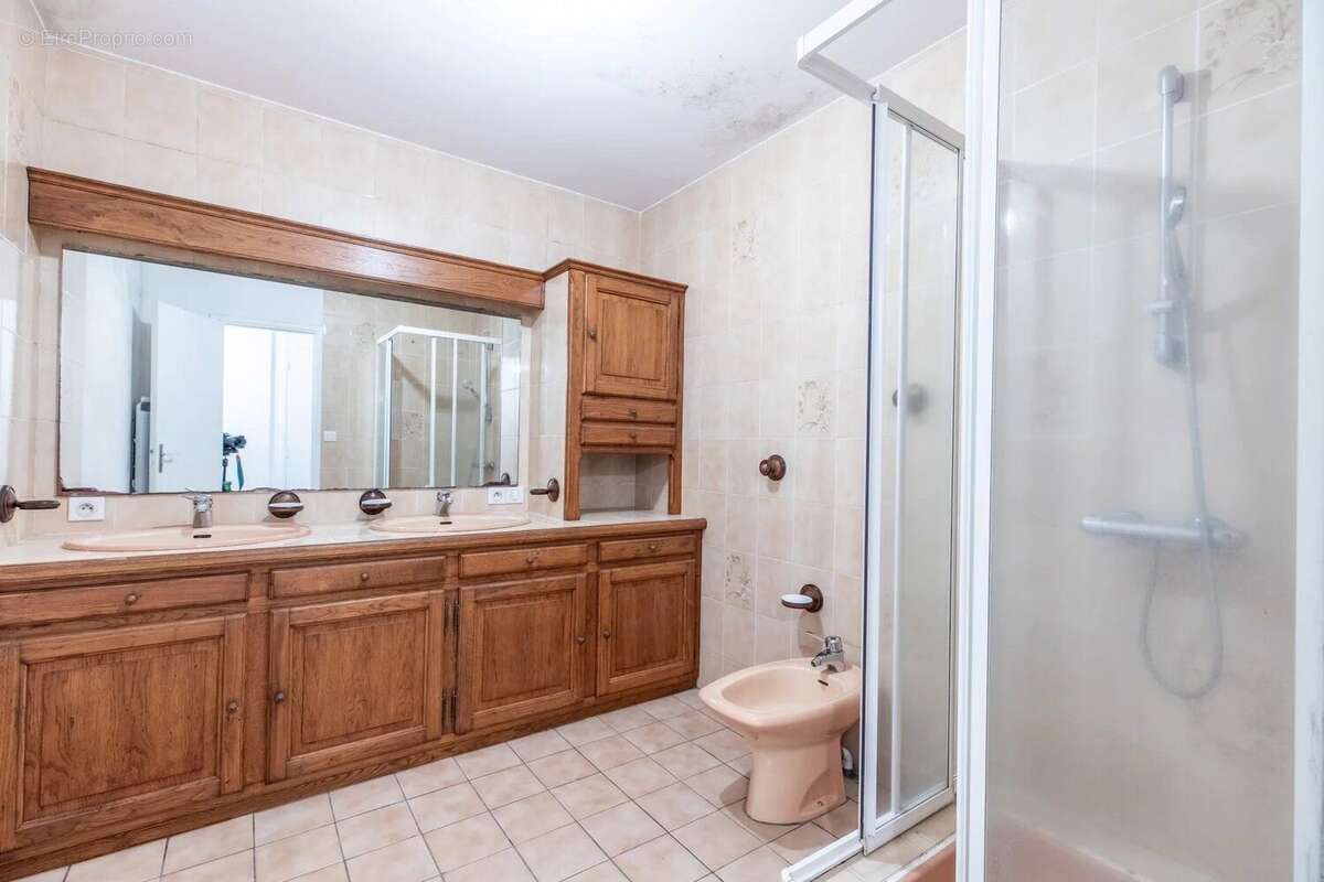 Appartement à SAINT-AMANT-TALLENDE