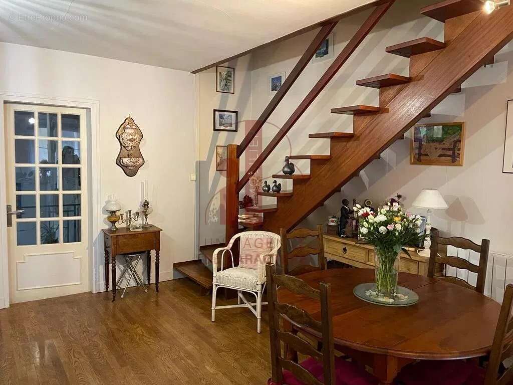 Appartement à FONTAINEBLEAU