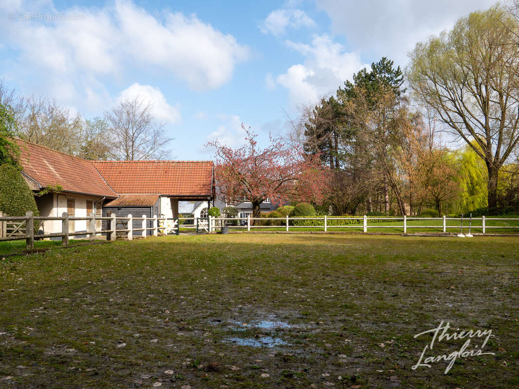 Demeure d’exception avec parc paysagé, piscine et écurie - photo 28