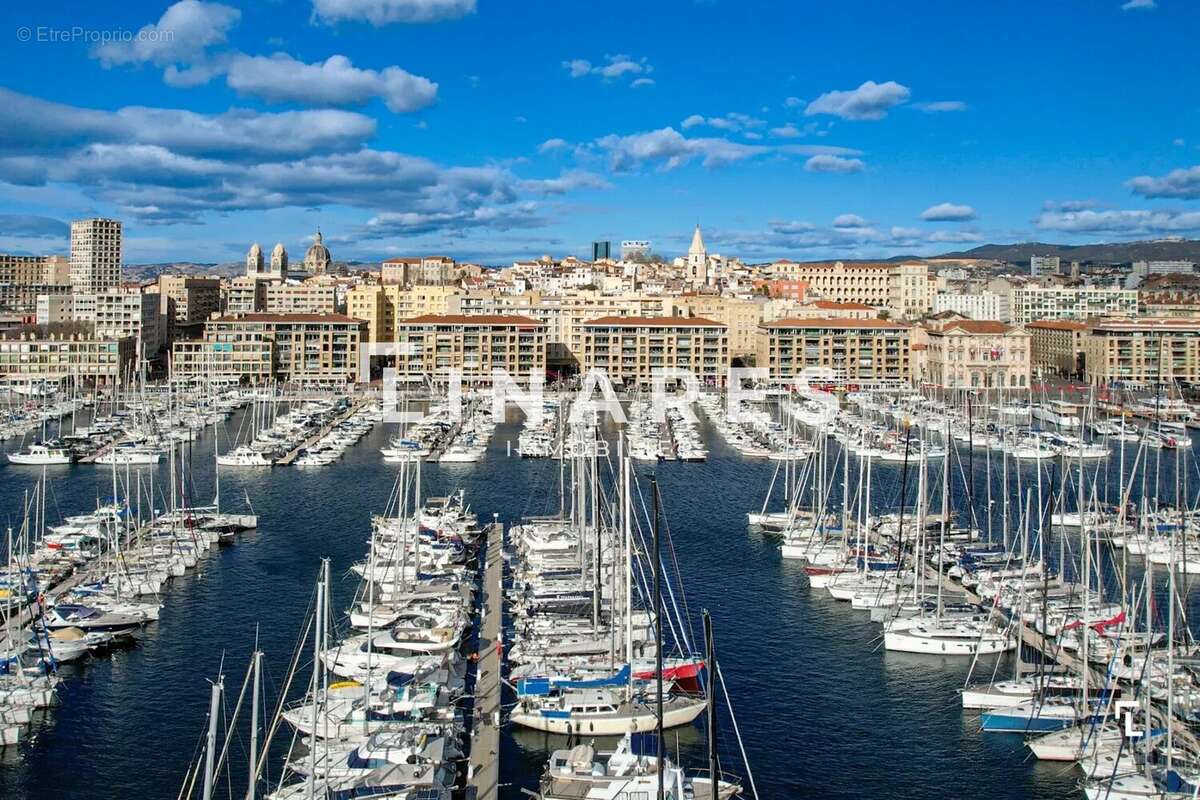 Appartement à MARSEILLE-1E