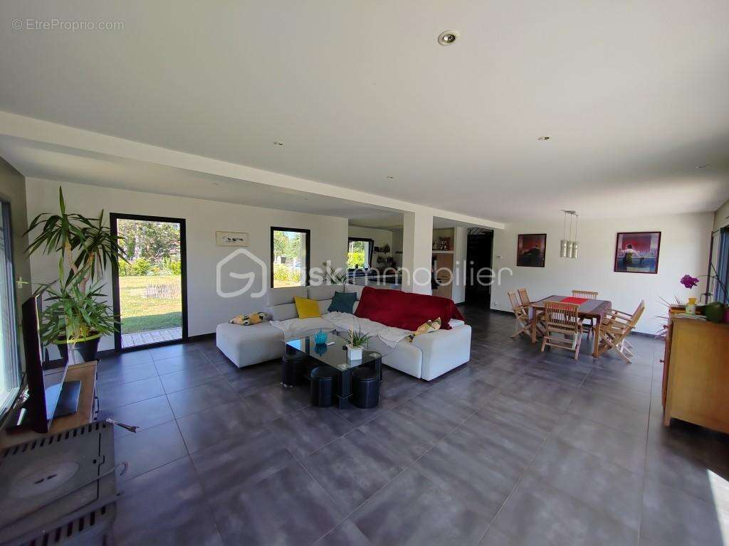 Maison individuelle 200 m2 quartier tres calme - photo 11