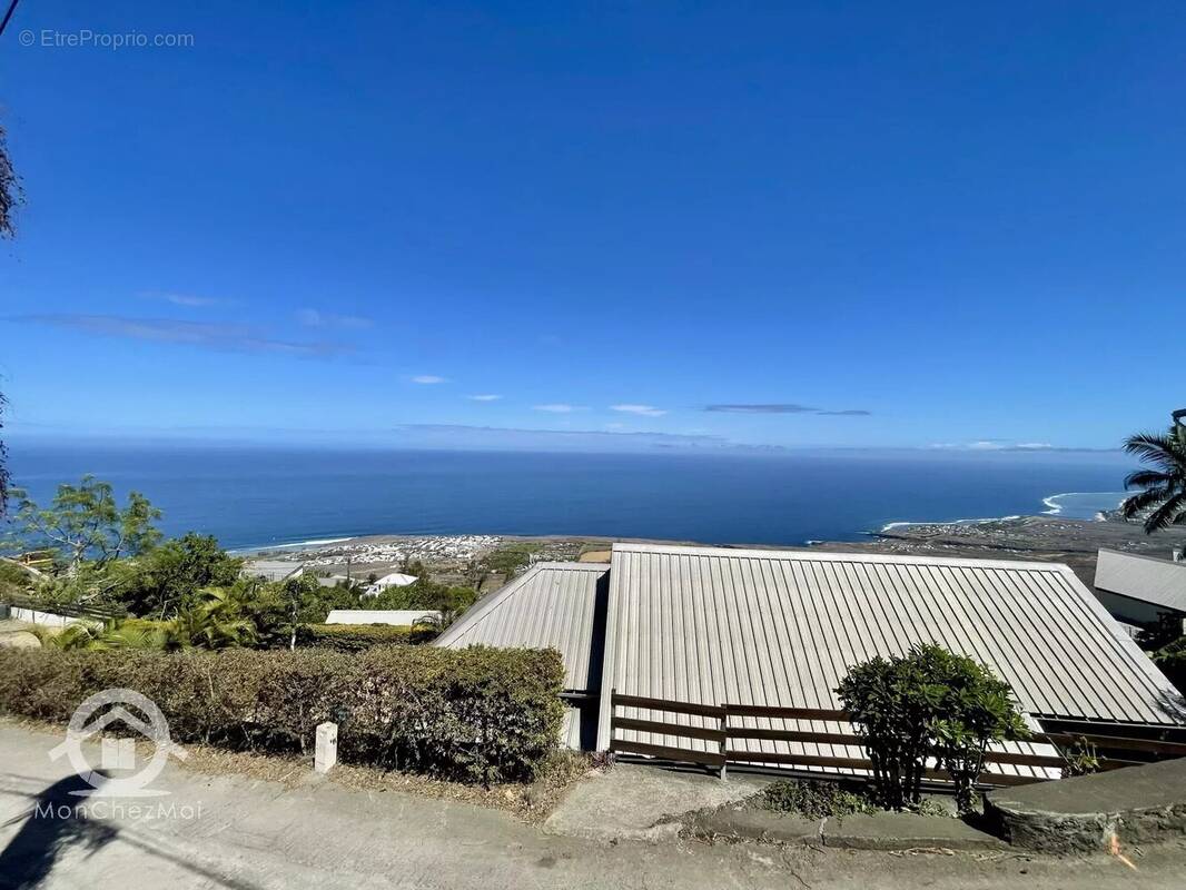 Terrain à SAINT-LEU