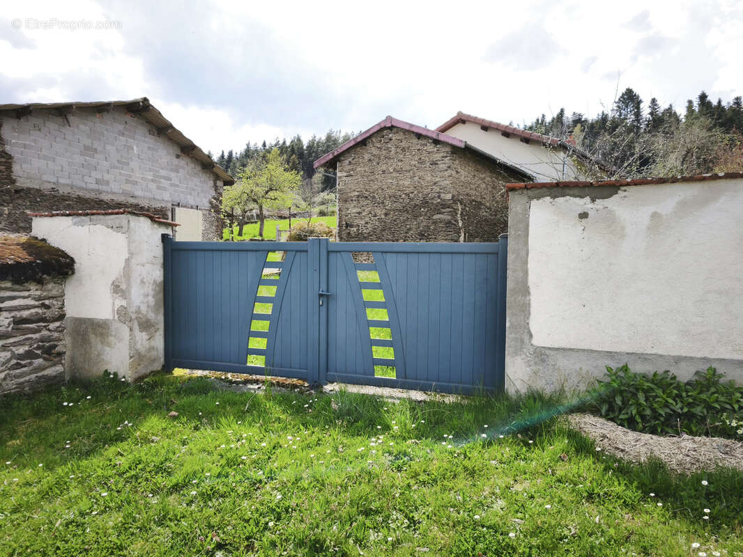 Maison de Bourg rénovée avec terrain - photo 7