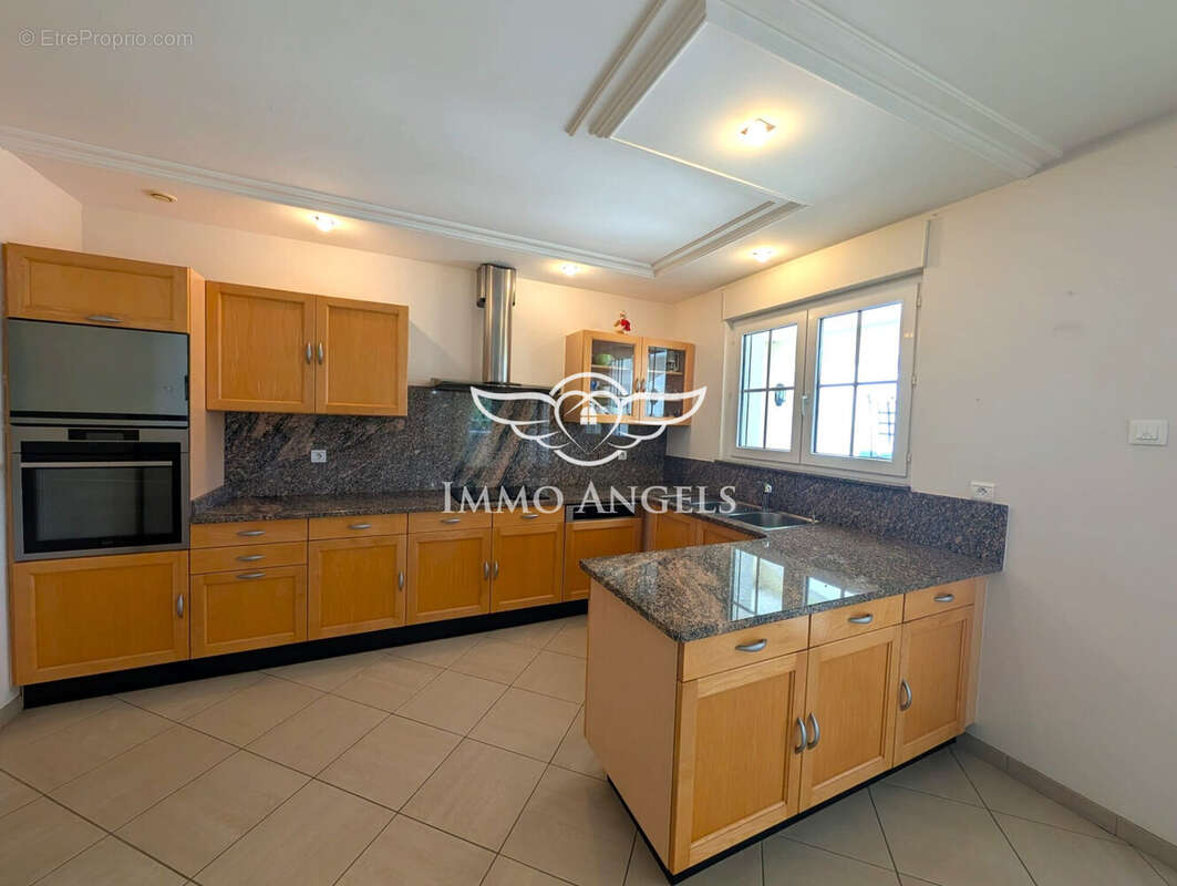 Maison 181 m² à Gignac  - photo 7