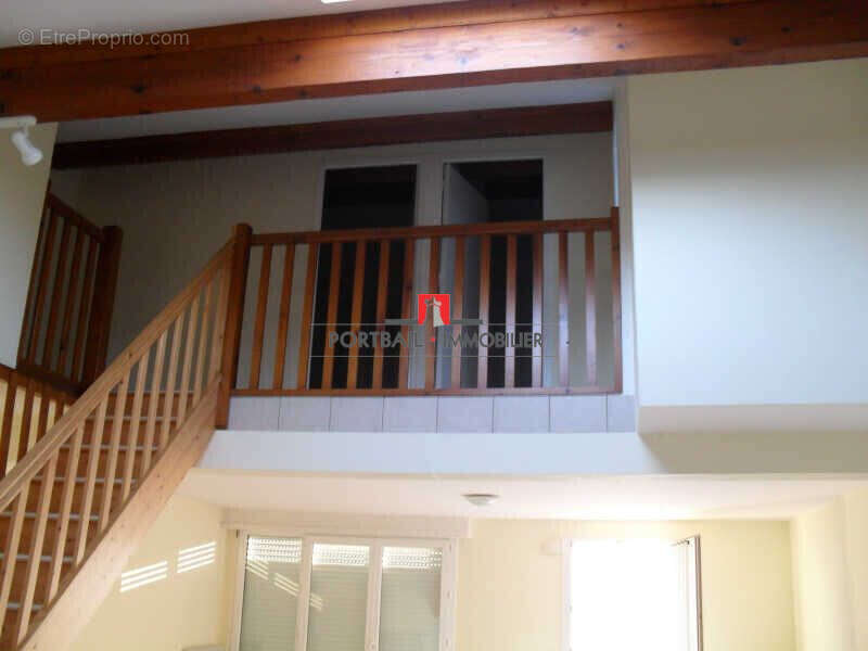 Maison 83 m² à Ambares-Et-Lagrave  - photo 3