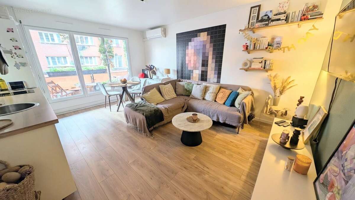 Appartement à PARIS-19E
