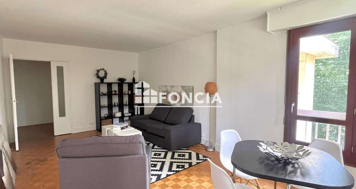 Appartement à VERSAILLES
