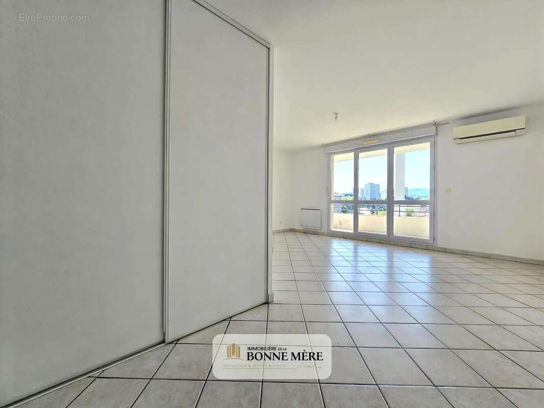 Appartement à MARSEILLE-14E