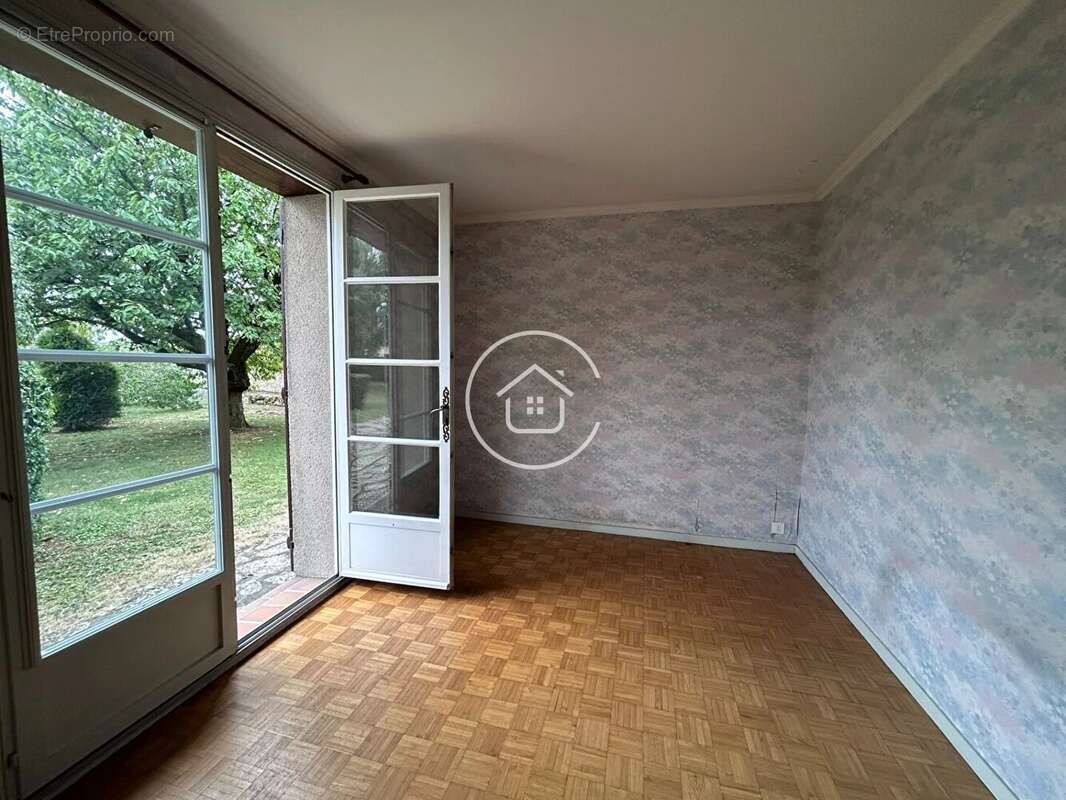 Maison à VILLEBAROU