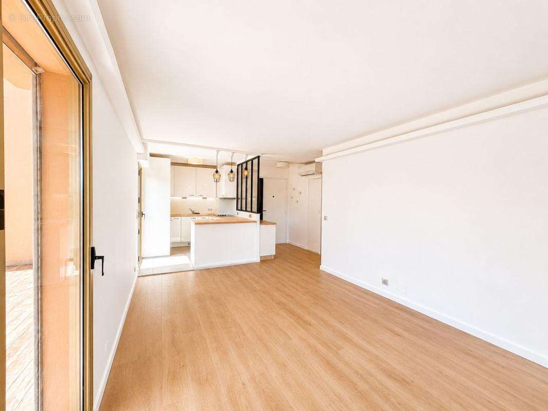 Rénové + Terrasse de 75 m² - photo 2