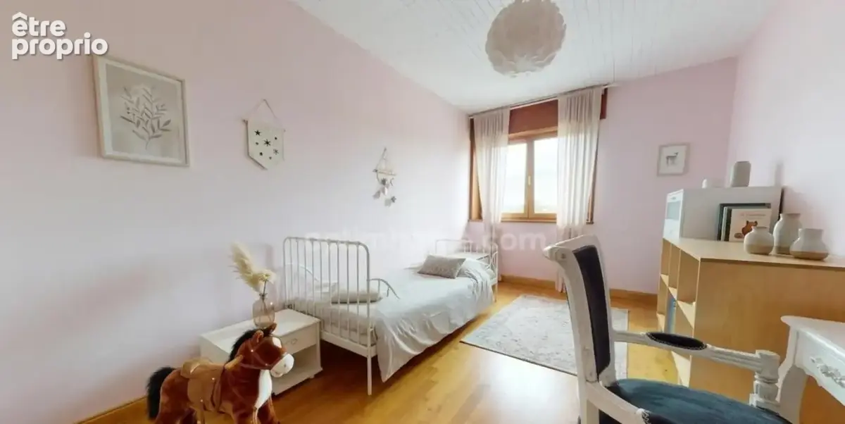 Bertrange - maison de 155 m² avec 4 chambres, garage et jardin ! fort potentiel ! - photo 12