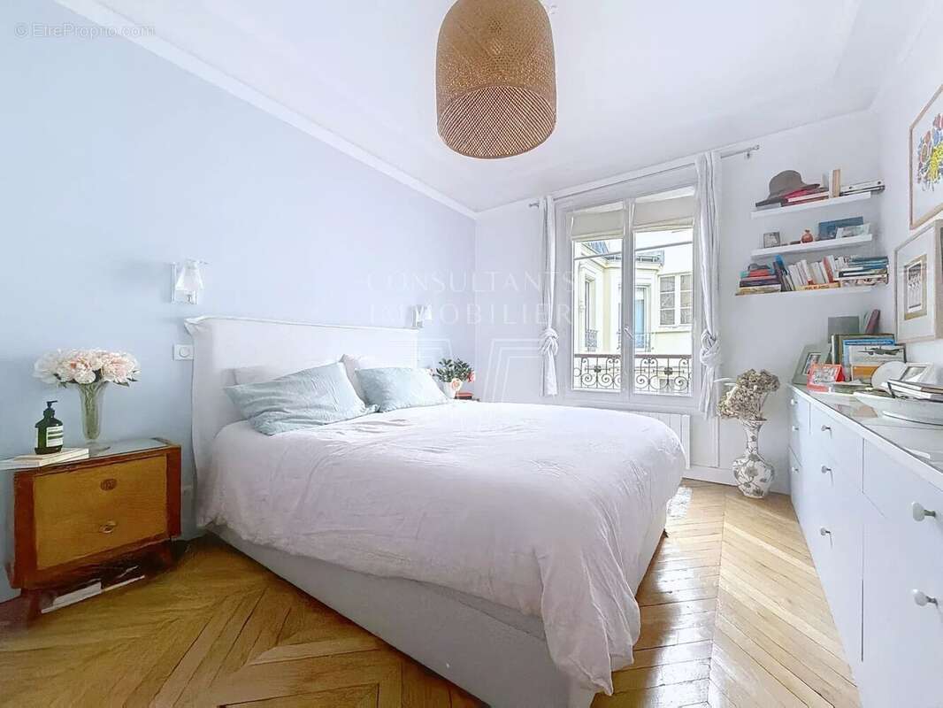 Appartement à PARIS-17E