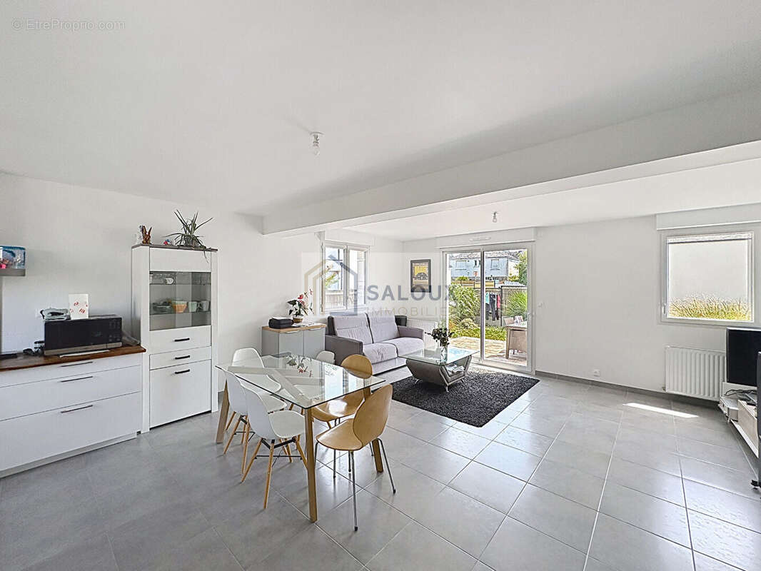MUZILLAC - centre ville - maison T5 de 110 m² habitables - photo 4