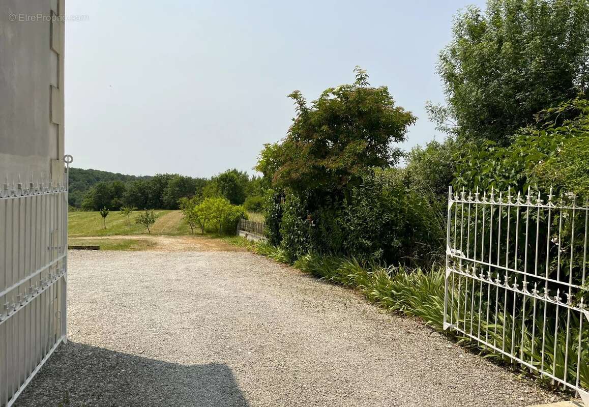 Maison à SAINT-GEORGES-DES-AGOUTS