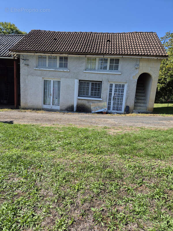 Maison à SALIGNAC-EYVIGUES