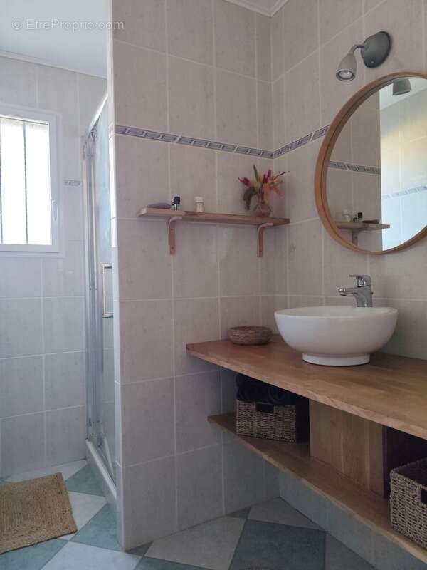 Maison à SAINT-JACUT-LES-PINS