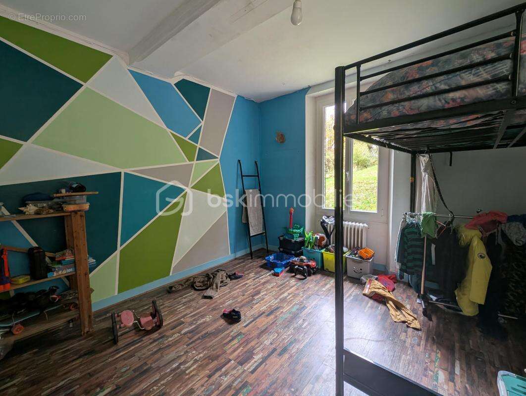 Maison à EGRISELLES-LE-BOCAGE