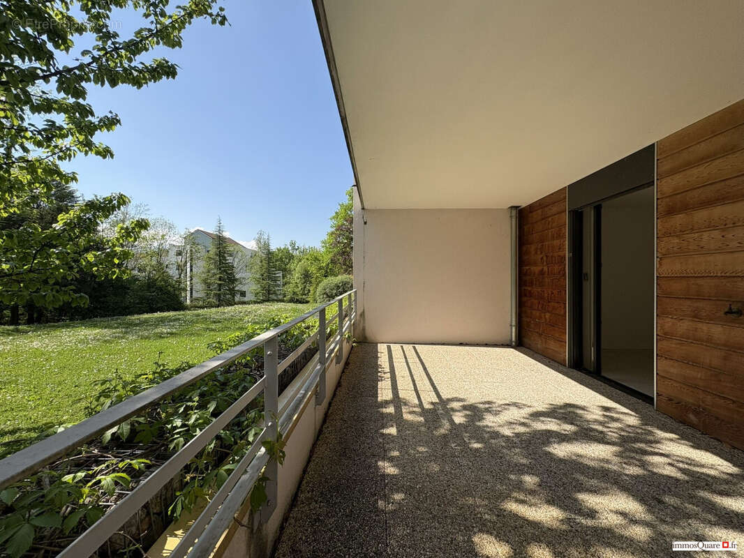 Appartement à MEYLAN