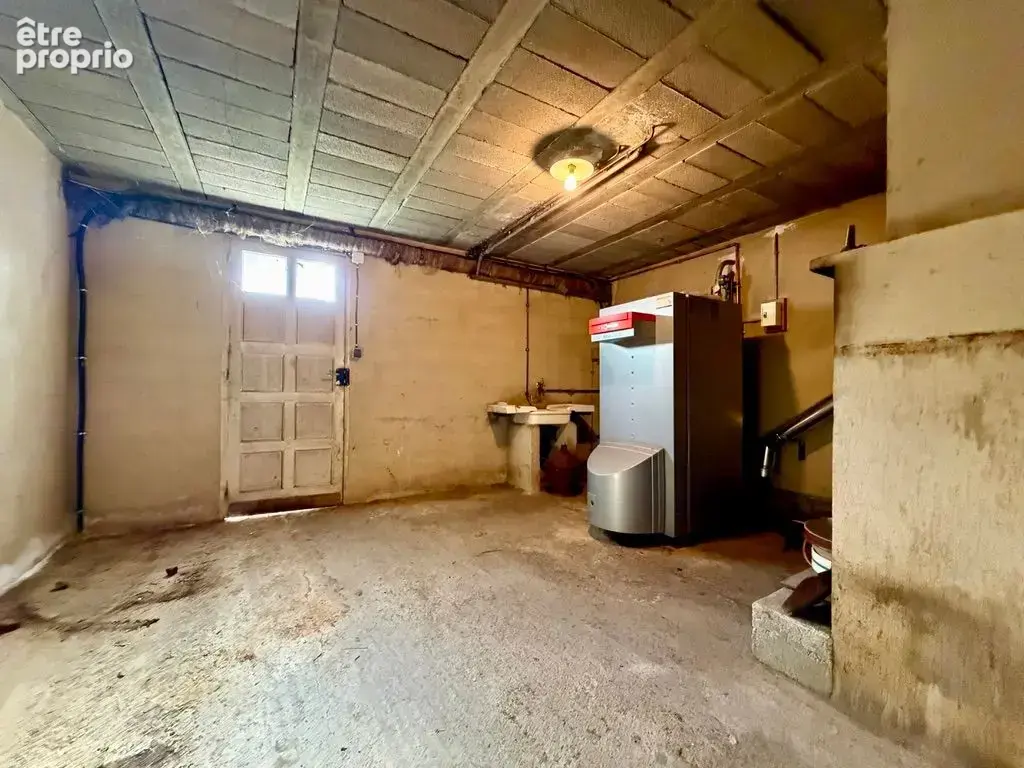Maison avec 1.2ha, commerces et école accessibles à pied - photo 18