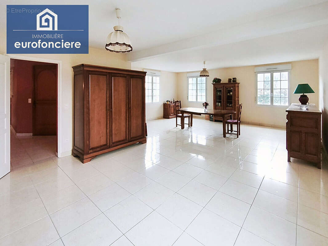 Maison à LA VENDUE-MIGNOT