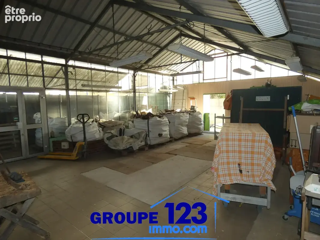 Maison et local commercial - photo 19
