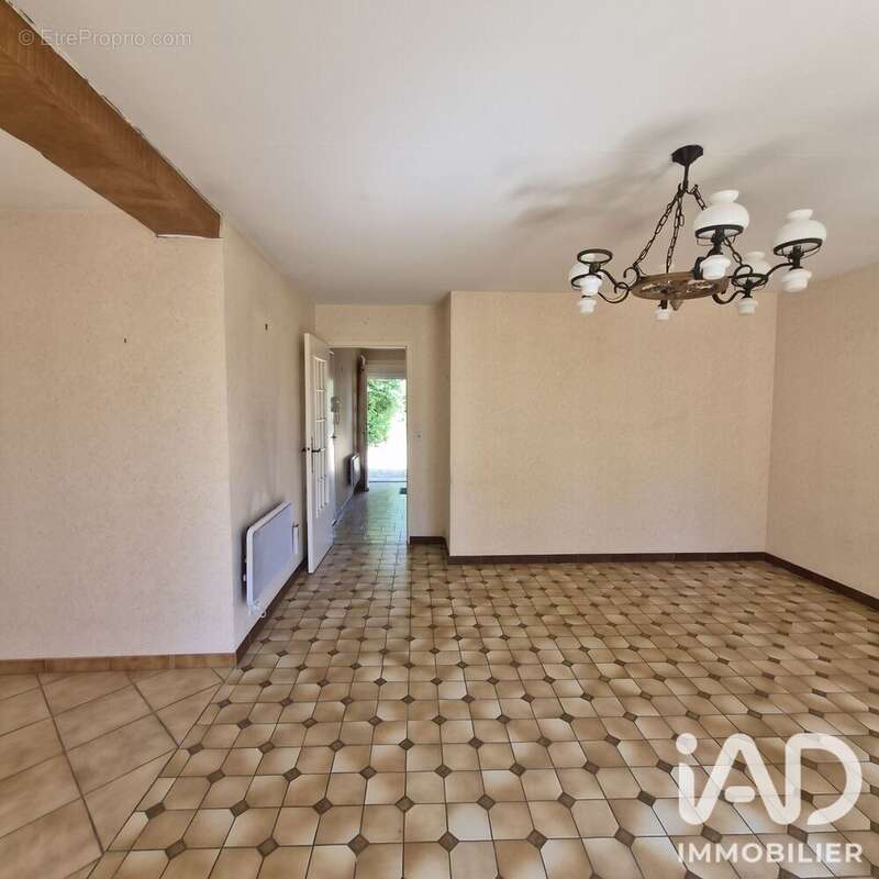 Maison 70 m² à Saint-Andre-Les-Vergers  - photo 6