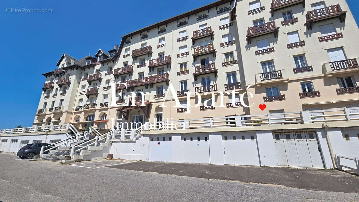 Appartement à DONVILLE-LES-BAINS