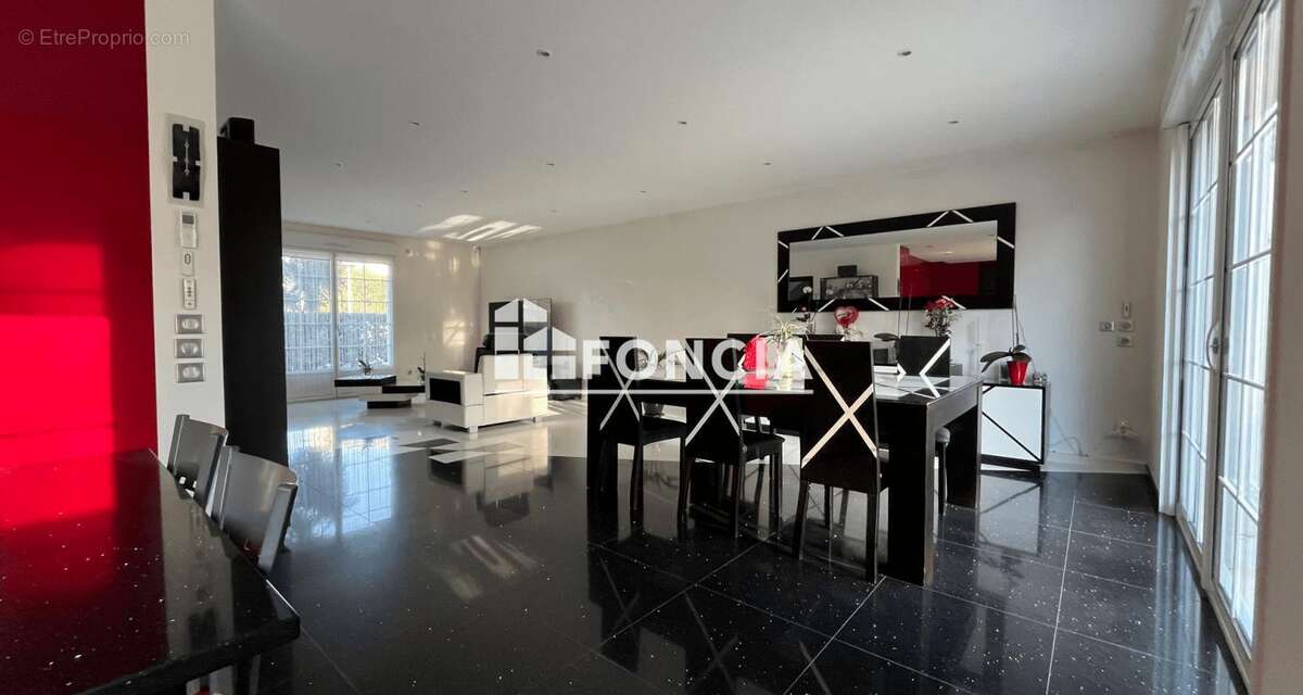 Maison à ORMESSON-SUR-MARNE