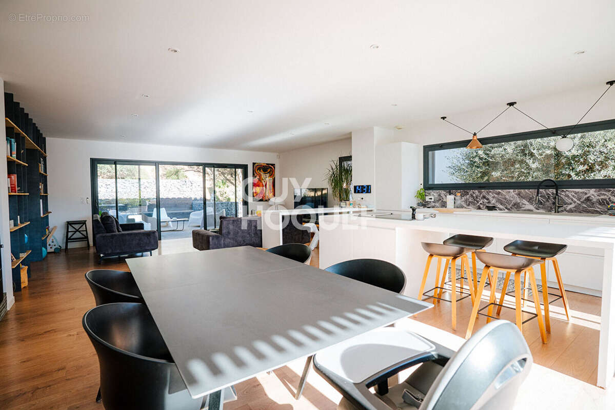 Maison à VILLENEUVE-DE-LA-RAHO