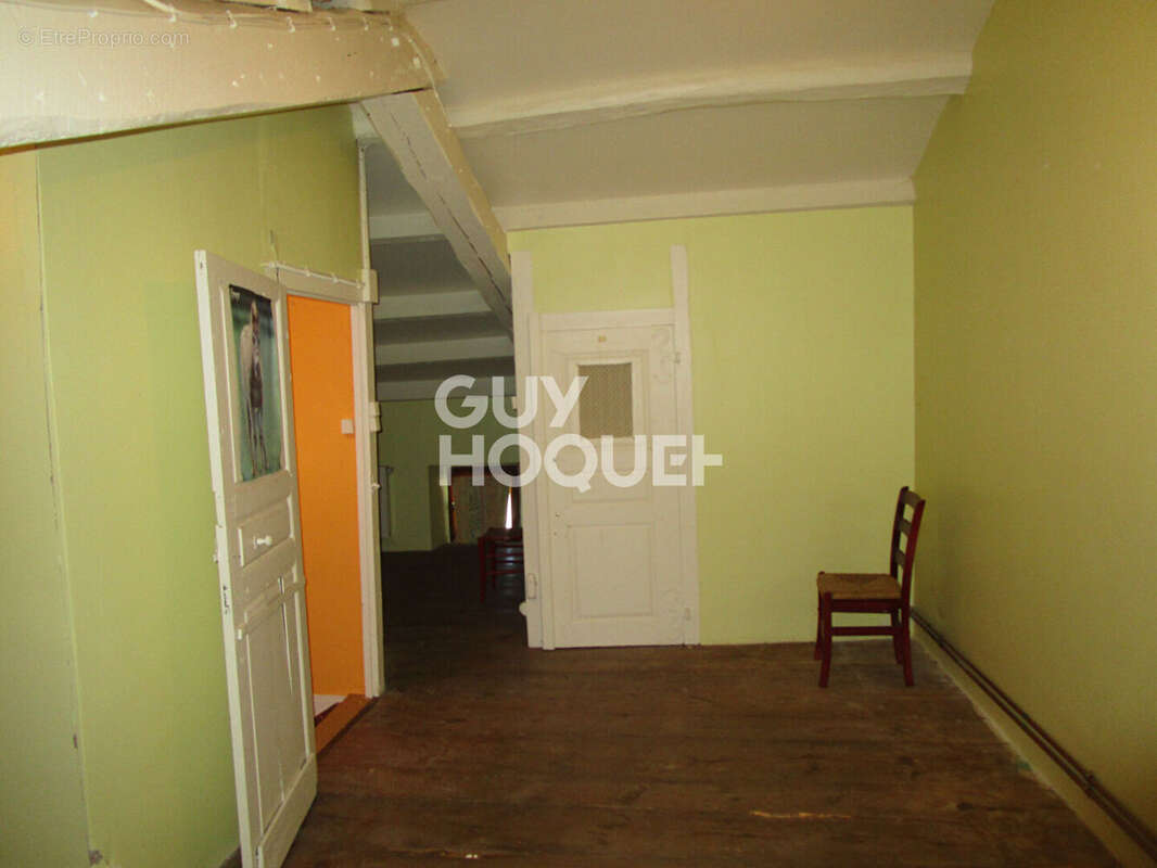 Maison à SIAUGUES-SAINTE-MARIE