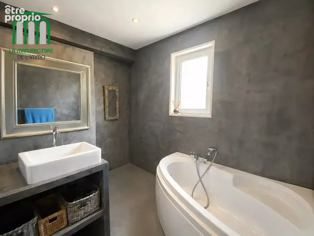 villa de 184m² avec piscine et dépendances / saint-galmier - photo 14