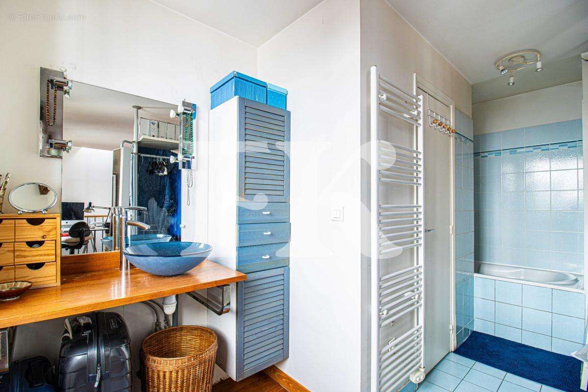 Appartement à PARIS-11E
