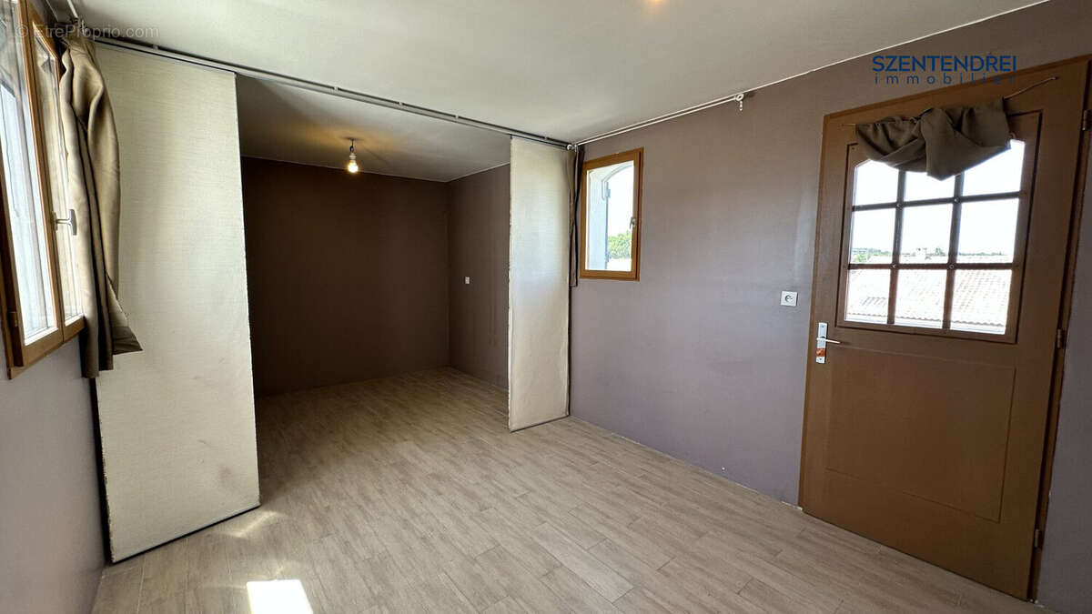 À vendre Maison T6 avec garage Lunel Nord  - Maison à LUNEL