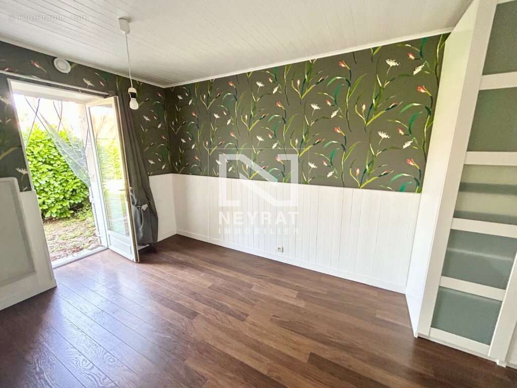 Maison de caractère en pierre avec grange, jardin arboré et vie de plain-pied au cœur d'un village bourguignon - photo 12