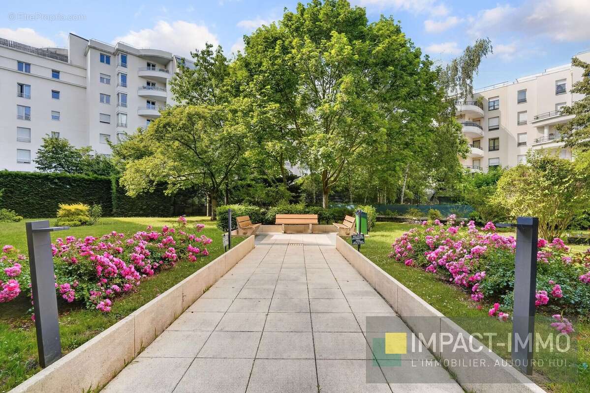 Appartement à COURBEVOIE